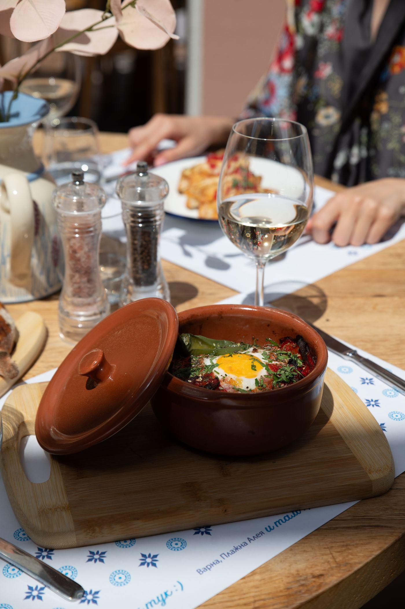 A table shared with friends